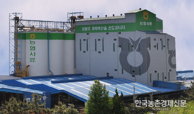 현재 곡물가격은 주요곡물 수출국의 생산부진 영향으로 국제곡물시장이 불안하여 2/4분기부터 가격 급등세를 나타내고 있으며 6월부터는 미중 무역전쟁의 영향 등으로 그간 비교적 안정세를 유지해온 환율마저 1,100원대를 유지하는 등 불안정한 모습을 보이고 있다. kenews.co.kr