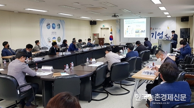 김인식 사장은 “공유경제와 스마트 농업분야의 최신 트렌드에 대응해 공공기관과 민간기업과의 활발한 교류를 통한 한국 농업의 해외진출과 농업의 지속가능한 발전을 위한 노력을 계속해 나가겠다”고 말했다. 나하은 kenews.co.kr