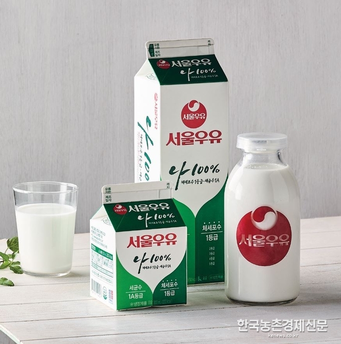 옛 감성을 자극하는 ‘레트로팩 서울우유 1000ml’는 세균수 1A등급 100% 원유만을 사용하여 만든 제품으로 가격 또한 10년 전 가격을 그대로 적용해 1,930원에 판매된다. kenews.co.kr