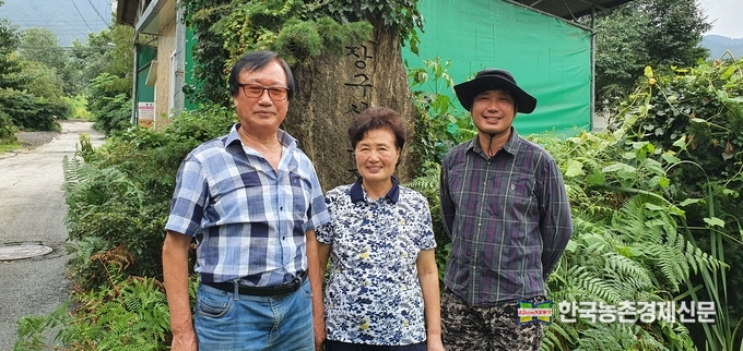 경기도 포천시 이동면 제비울1길 119 장구산 국망봉(1168미터) 중턱쯤에 국내 최고급 우유인 서울우유 ‘나100% 우유’를 생산하는 낙농목장이 자리 잡고 있다.kenews.co.kr