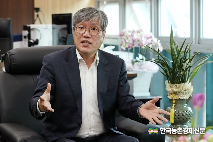 이번 평가와 관련, 조재호 한농대 총장은 “지난해 코로나19 등으로 학사 운영에 어려움이 많았지만, 교직원과 학생이 하나가 돼 성과를 창출할 수 있었다”며 “앞으로도 디지털 전환 등 빠르게 변하는 농어업 환경에 대응할 수 있는 미래 청년 농어업인을 양성하는 데 한농대가 주도적인 역할을 하도록 노력하겠다”고 말했다. 나하은 kenews.co.kr