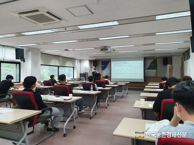 후계축산인교육이 진행되고 있는 모습 kenews.co.kr