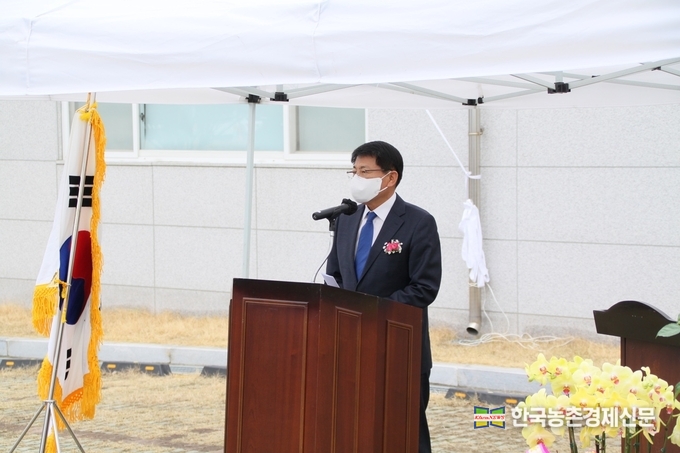 더불어민주당 서삼석 의원(영암·무안·신안)은 출범식 축사를 통해 “생산자와 지역농협 등 많은 사람들의 노력 덕분에 연구소 출범이 가능했다. 더 높은 책임감으로 현장의 농민을 위한 실질적인 연구와 성과를 기대한다.”고 축하와 출범 의의를 밝혔다. kenews.co.kr