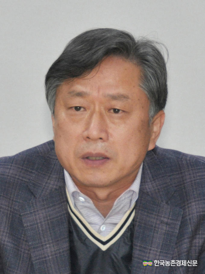 윤해근 경북복숭아수출농업기술지원단장. kenews.co.kr