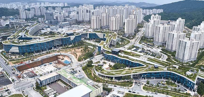 농업 농촌의 주요 농정이 펼쳐지고 있는 농림축산식품부 등 중요 정부청사들이 입주해 있는 정부세종청사 모습들이다. kenews.co.kr