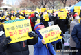 '수의사' 인력과잉 강건너 불구경(?)...