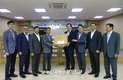 도매시장법인협회 가락시장지회와 농협가락공판장, 물류기자재 현장 전달식 개최