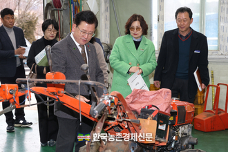 농촌진흥청장, 충북 옥천 농업 현장 방문·농업인 소통