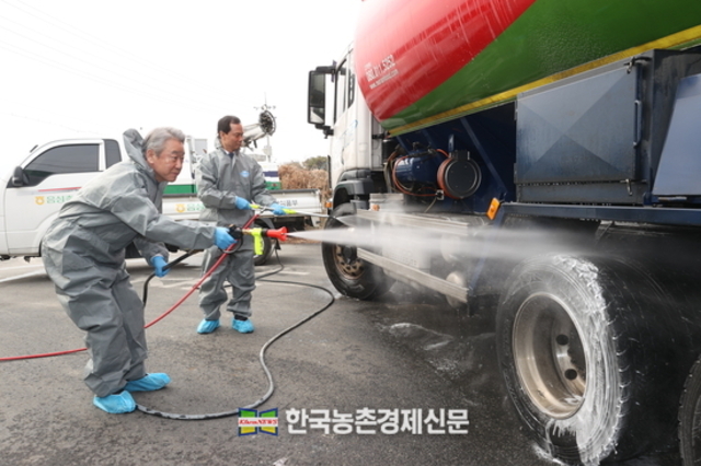 강호동 농협회장, 가축방역 현장 점검…“질병 확산 차단 중요”