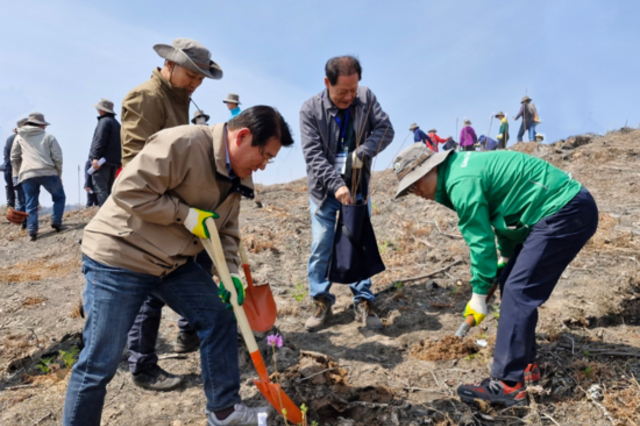 산림조합중앙회, 식목일 기념 나무심기 행사 개최