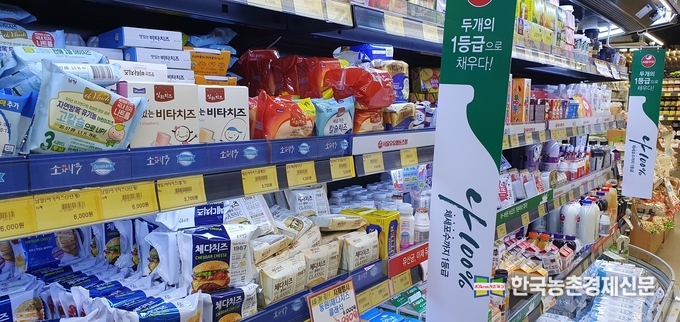 서울우유협동조합 홍식 우유연구원은&nbsp;"매년 확대되는 티(Tea) 음료 시장에 맞춰 기존과는 다른 차별화된 맛으로 커피보다 밀크티를 선호하는 소비층을 겨냥해 이번 신제품을 출시하게 됐다”며, “깊어가는 가을 날씨와 잘 어울리는 ’서울우유 살롱밀크티’를 언제 어디서든 부담 없는 가격으로 즐기시길 바란다"고 전했다. kenews.co.kr